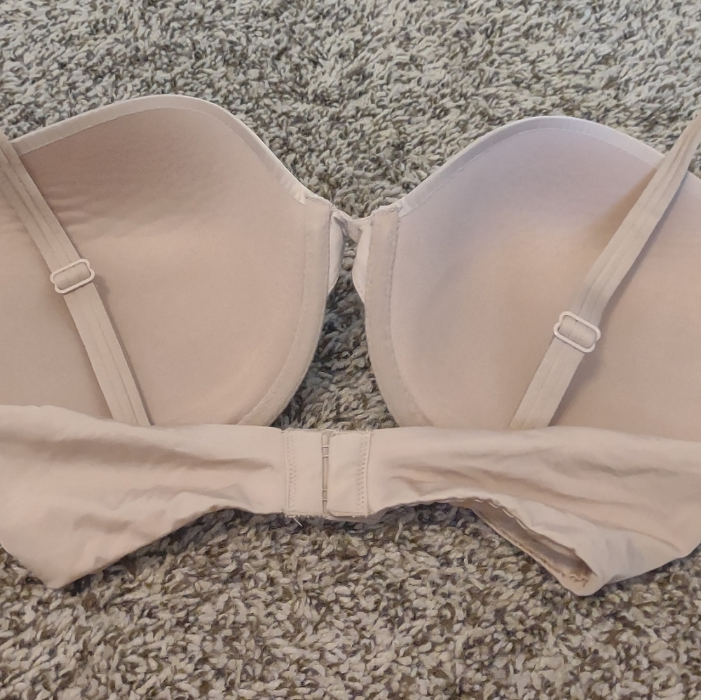 Victoria Secret nude pushup bra